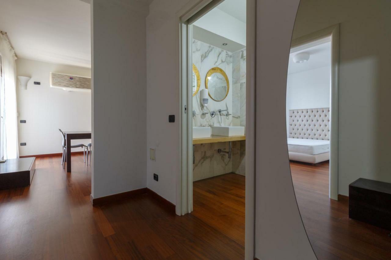 City Center Premium Apartments Букурещ Екстериор снимка