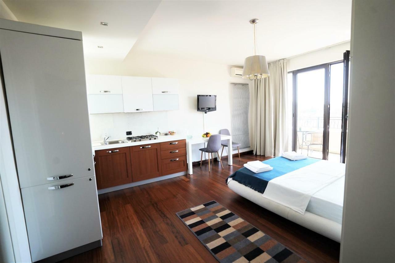 City Center Premium Apartments Букурещ Екстериор снимка