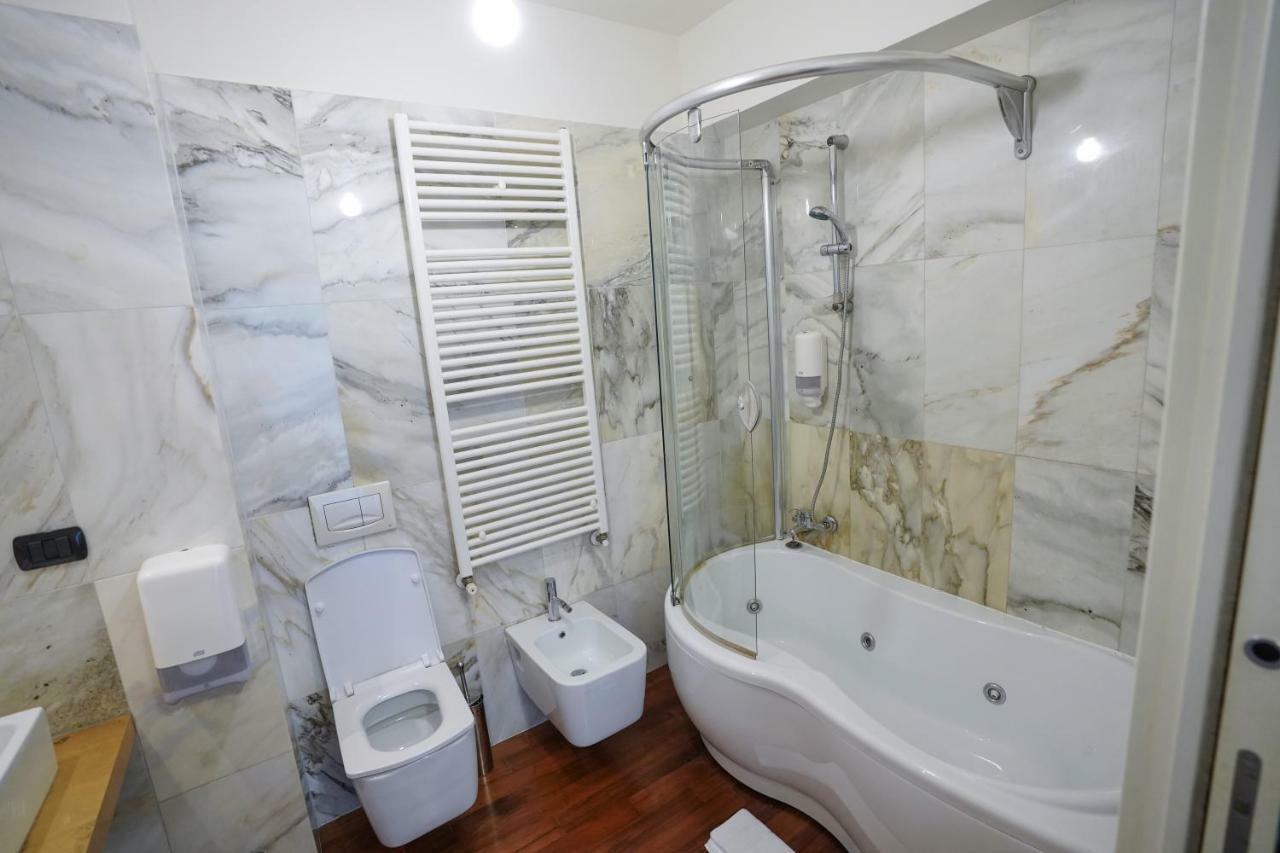 City Center Premium Apartments Букурещ Екстериор снимка